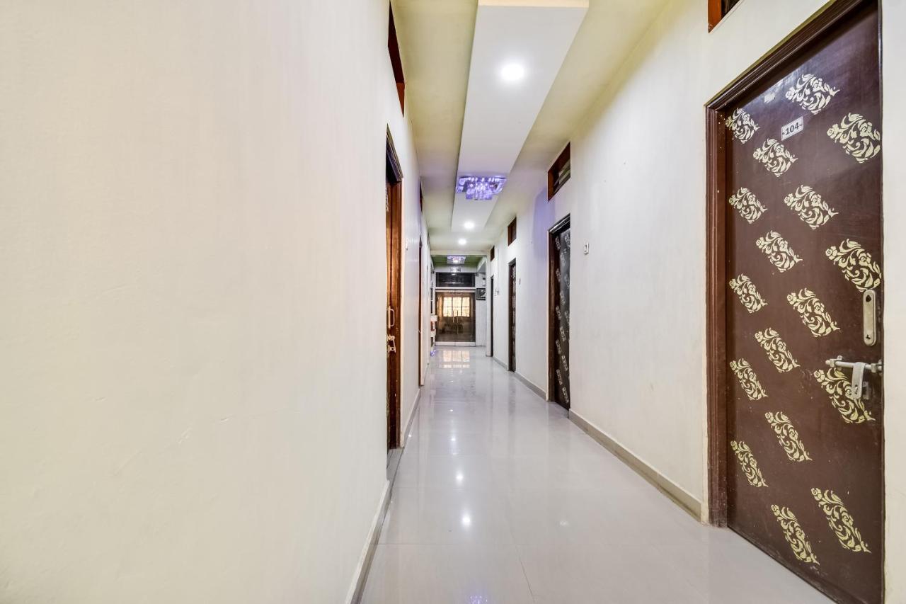 Hotel O Aryan Khāmgaon Eksteriør billede