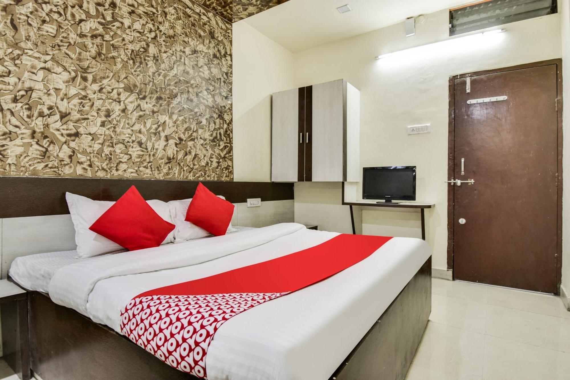 Hotel O Aryan Khāmgaon Eksteriør billede